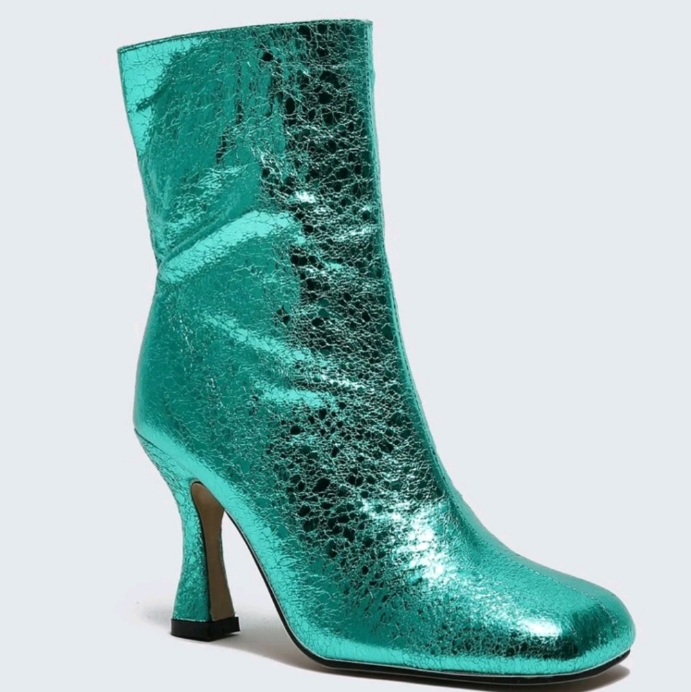 Pyramid Booties - Picture 5 of 5